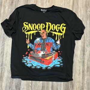 Snoop Dogg Black Short-Sleeve Graphic Tee with Yellow Logo